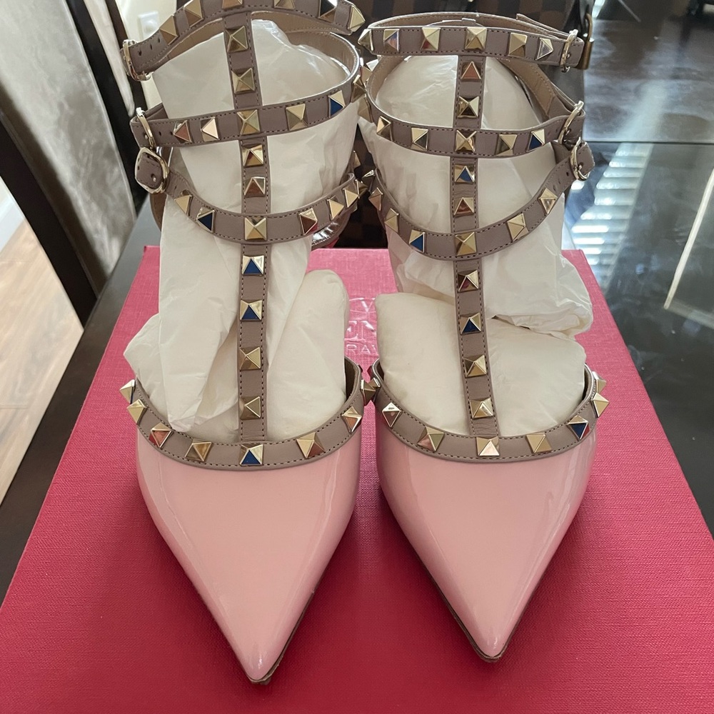 💯Valentino Rockstud kitten heels in Light Pink Patent 39.5